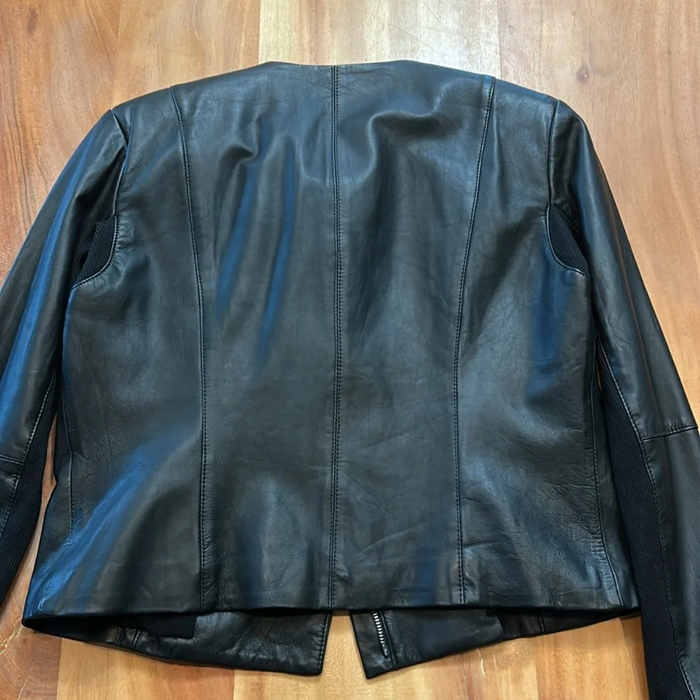Veda Classic Black Leather Jacket - Picture 13 of 14